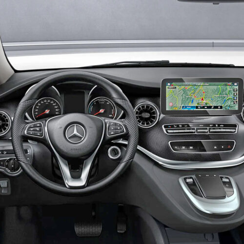 Das Cockpit des Mercedes EQV Kleinbus